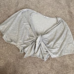 Reitman’s cropped front tie shirt